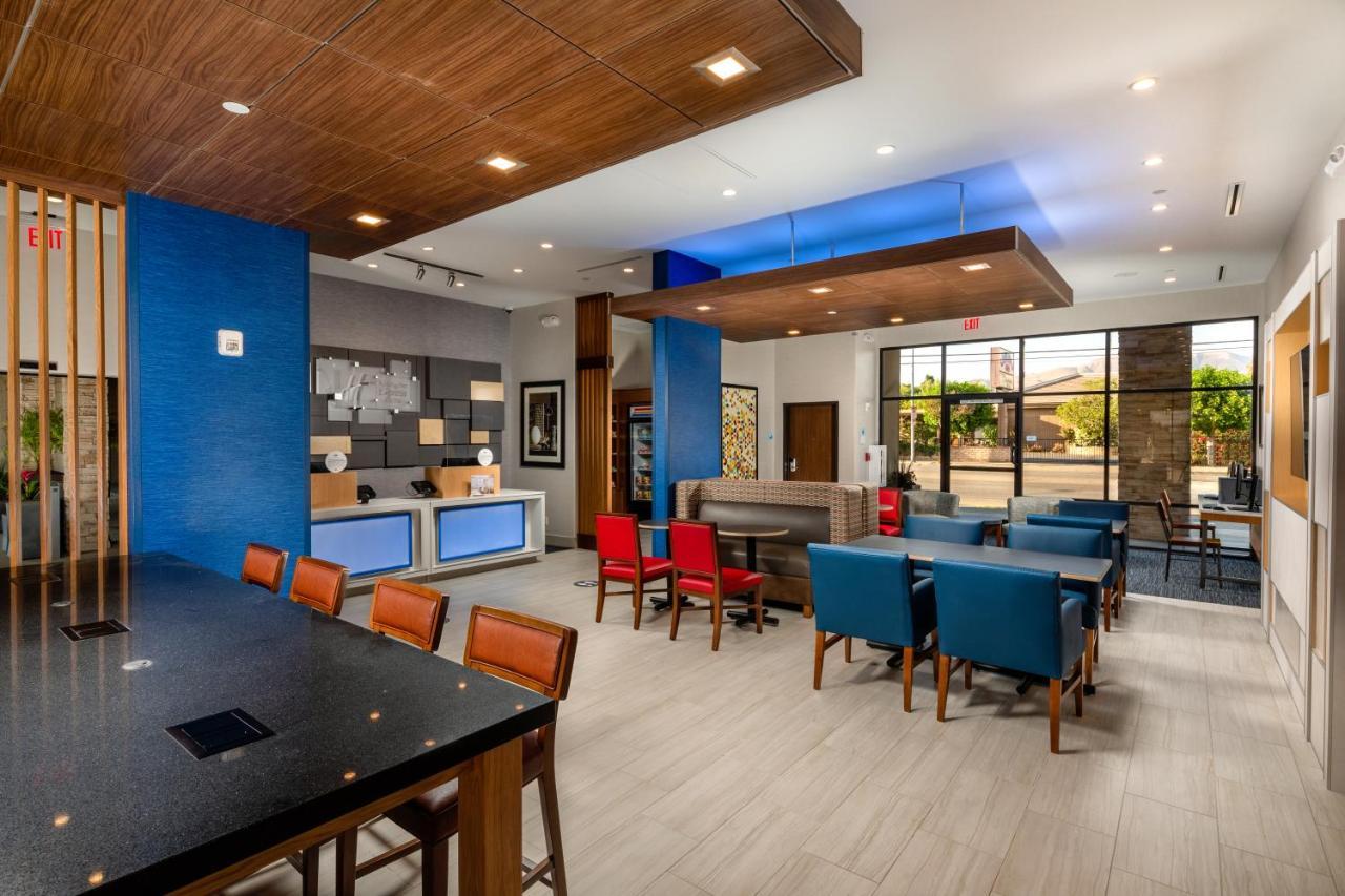 Holiday Inn Express & Suites Chatsworth By Ihg Los Angeles Eksteriør billede