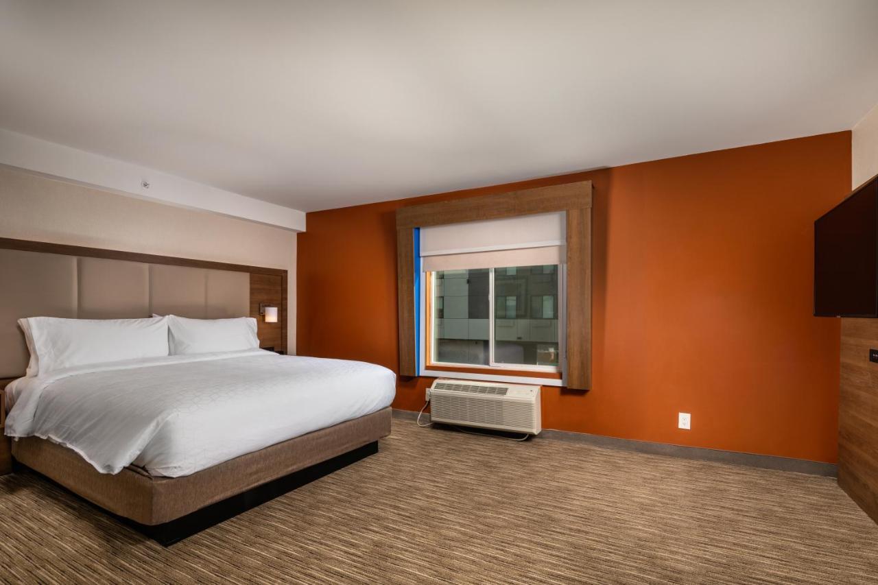 Holiday Inn Express & Suites Chatsworth By Ihg Los Angeles Eksteriør billede