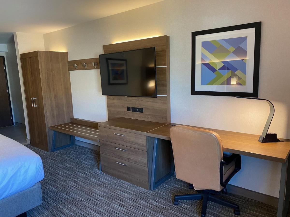 Holiday Inn Express & Suites Chatsworth By Ihg Los Angeles Eksteriør billede