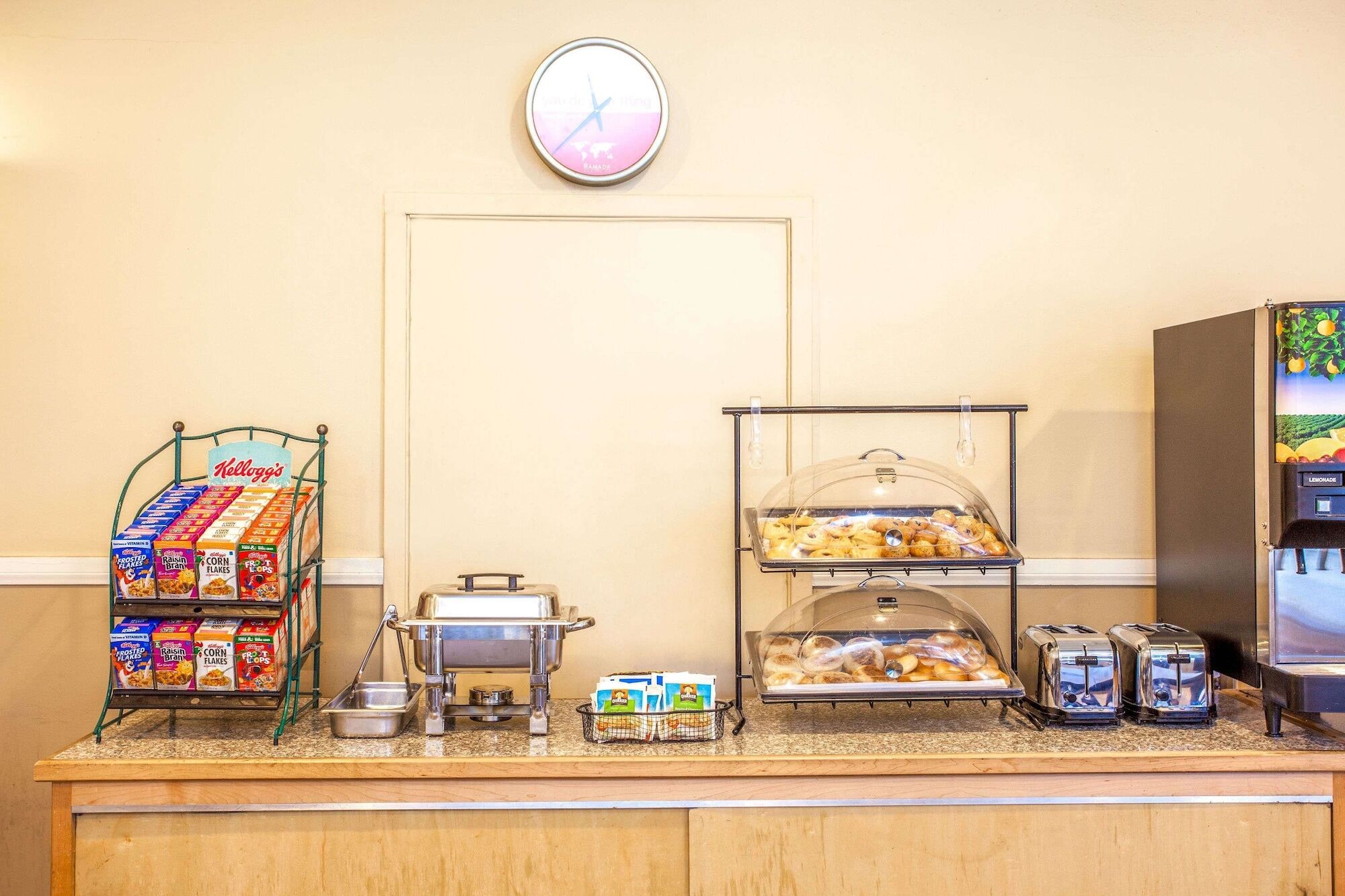 Holiday Inn Express & Suites Chatsworth By Ihg Los Angeles Eksteriør billede