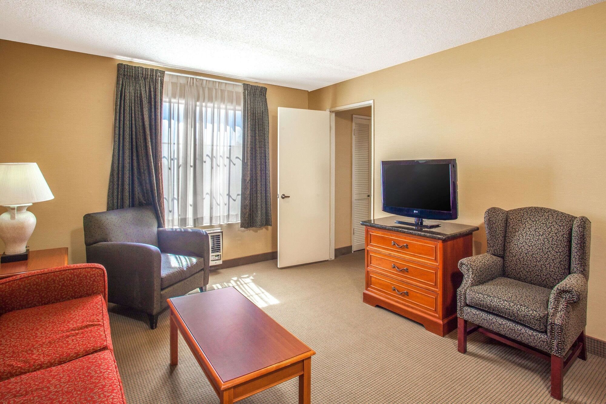 Holiday Inn Express & Suites Chatsworth By Ihg Los Angeles Eksteriør billede